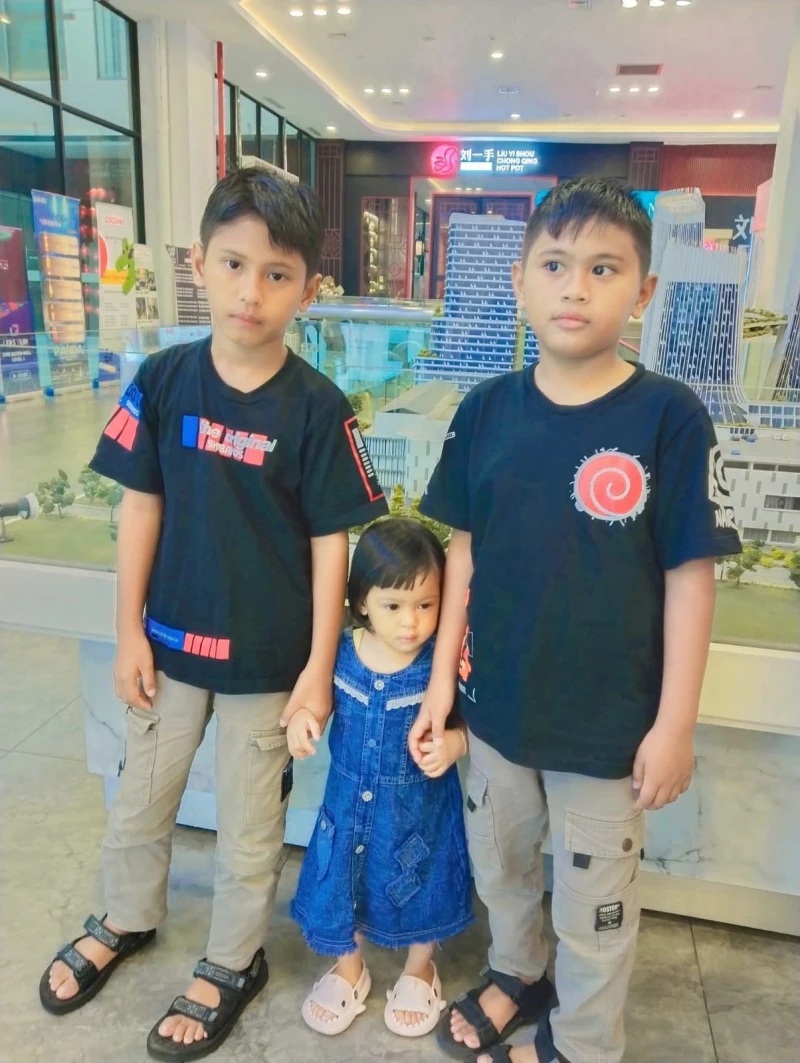 Akrom Azka Wicaksono dan Ehan Rafif Wicaksono